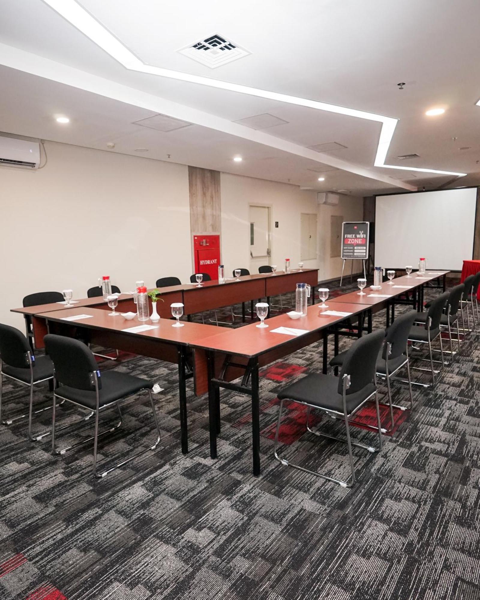 Ibis Jakarta Senen Ngoại thất bức ảnh